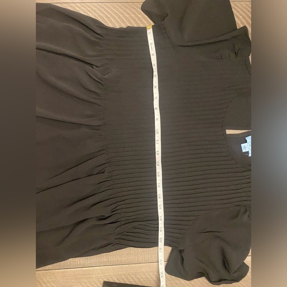 CeCe pleated short sleeve blouse - Picture 5 of 7